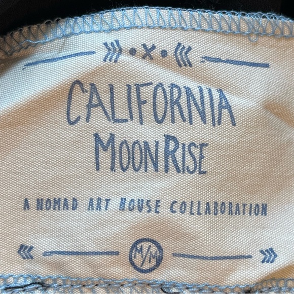 California Moonrise Women’s Black Sheer Layer Blouse Top Statement Sleeve Medium - Picture 6 of 9